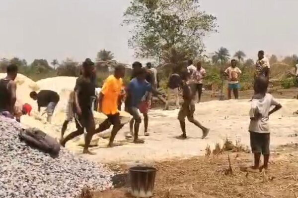 PadiPadi Foundation - Schoolproject-Mabolleh - building blocks 03